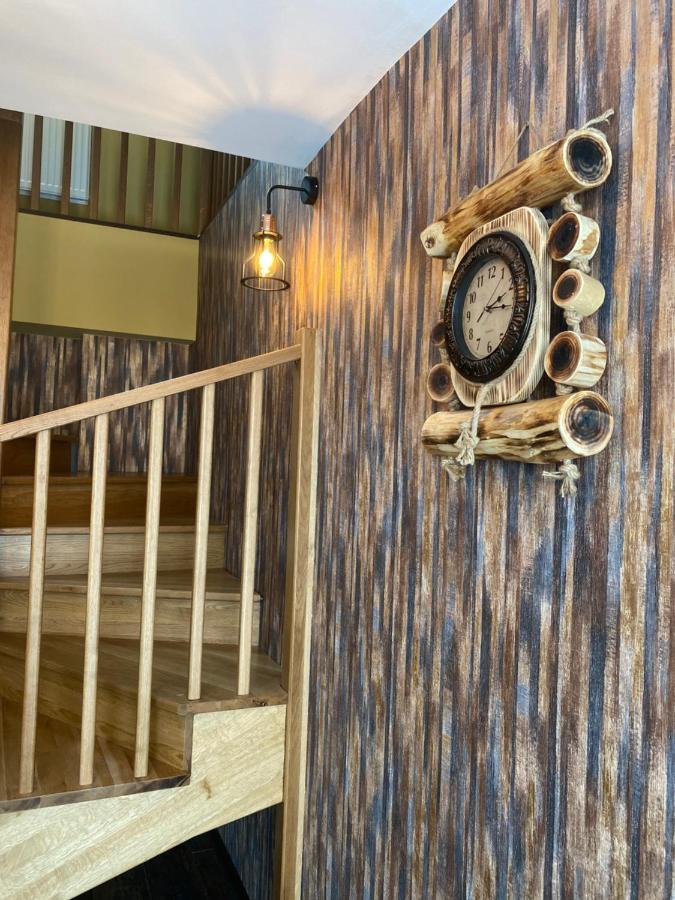 Buşteni Casa Ankeli Bed & Breakfast エクステリア 写真