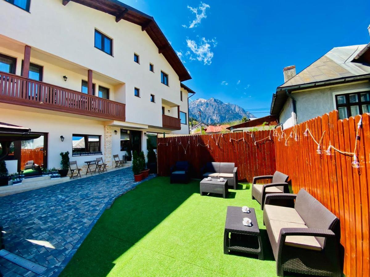 Buşteni Casa Ankeli Bed & Breakfast エクステリア 写真