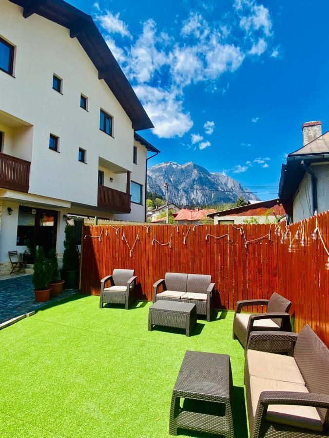 Buşteni Casa Ankeli Bed & Breakfast エクステリア 写真